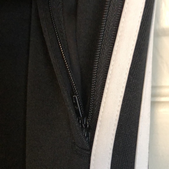 Mens Black with 3 Stripes Adidas Superstar Joggers (Size Small) - Picture 4 of 5